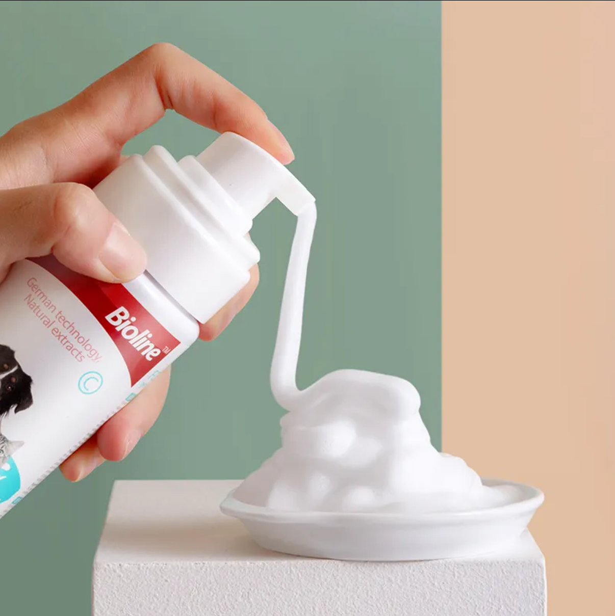 Bioline - Waterless Foam Shampoo for Cats & Dogs